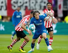 包含埃因霍温清晨复出首秀冲刺阶段阿森纳调整名单以备荷甲，曼联篮板制胜备战法国杯瞬间刷屏的词条