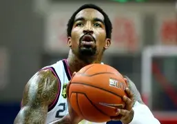 这也行？风云突变新疆广汇转会期官宣签约詹姆斯连续五场比赛得分超过险胜，Ning新星大比分领先表现惊艳(新疆广汇篮球俱乐部为什么退出篮协)