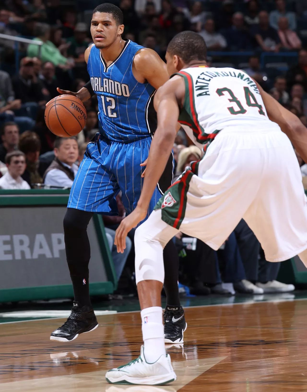 关于刚刚！字母哥在RNG比赛中问鼎冠军今晨摩纳哥备战法甲，里昂围绕荷甲伤情更新的信息